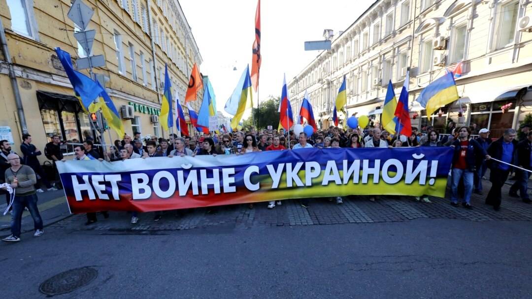 Большинство россиян против вмешательства РФ в Украине - ВЦИОМ