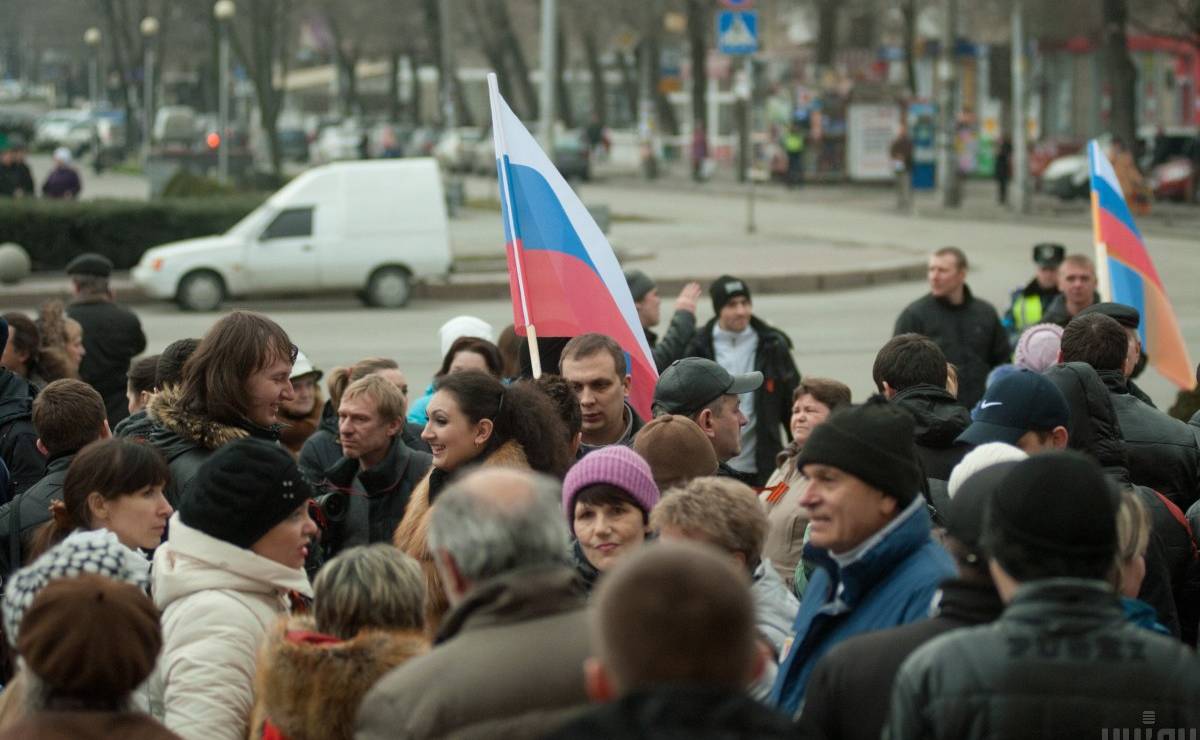 В Запорожье около 200 человек собрались на пророссийский митинг