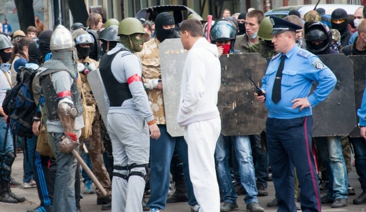 Сразу после 2 мая сторонники России продвигали миф - якобы на майдановцев напали «заезжие провокаторы»