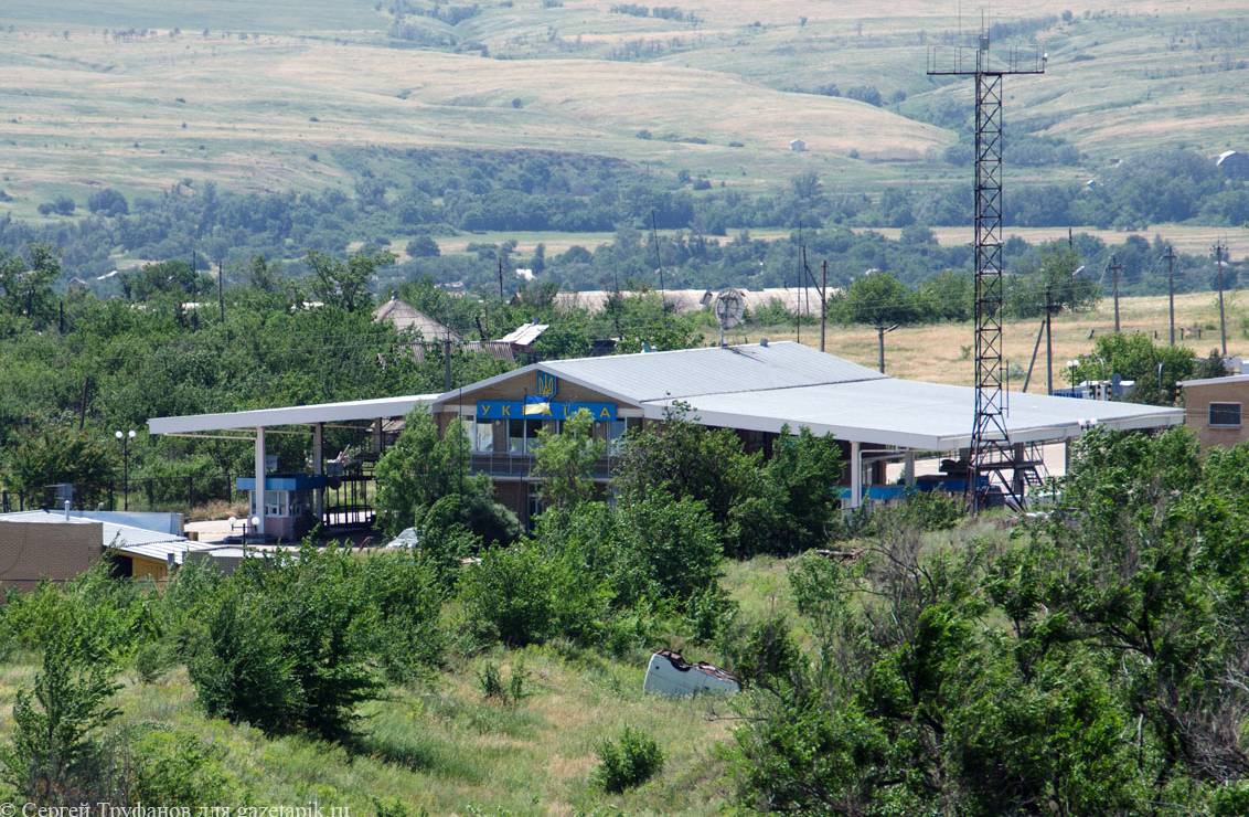 В Луганской области сепаратисты напали на пограничный пункт