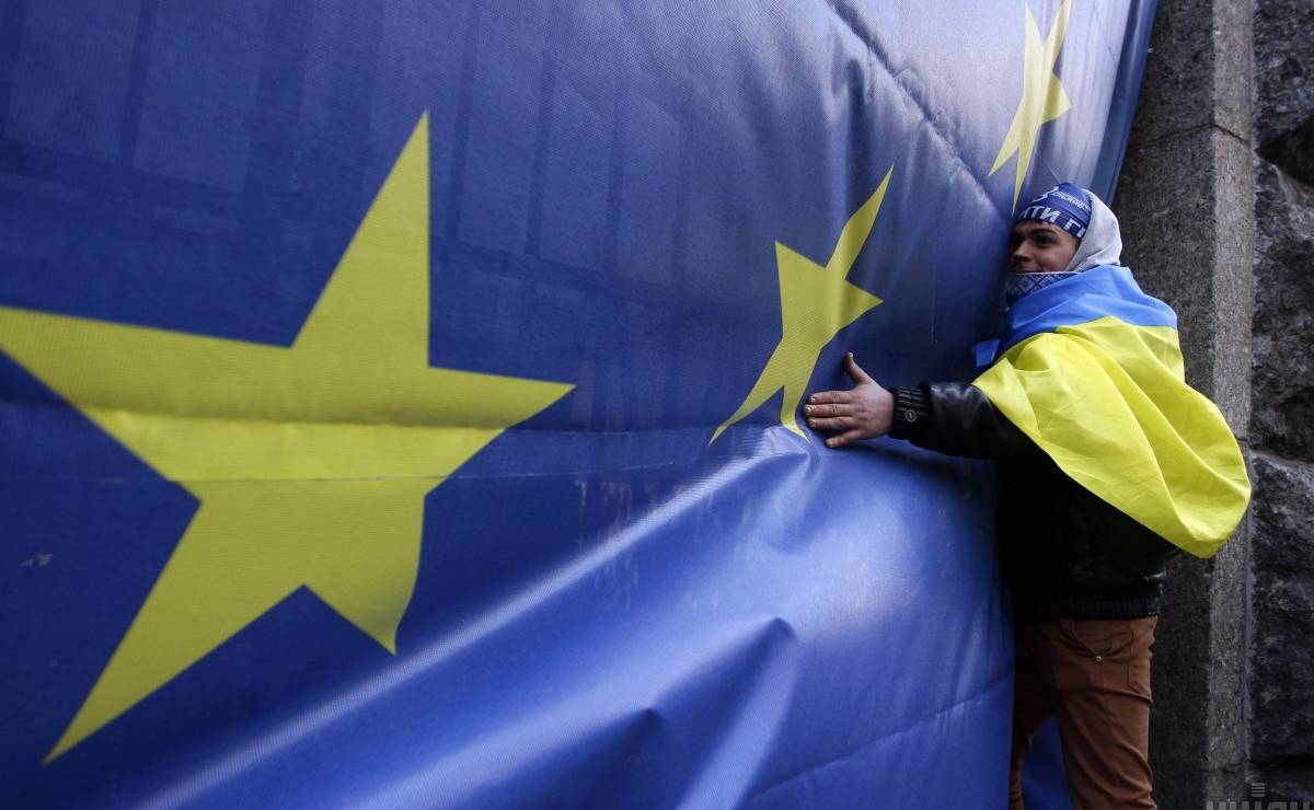 Фюле: ЕС готов подписать экономическую часть ассоциации с Украиной 27 июня