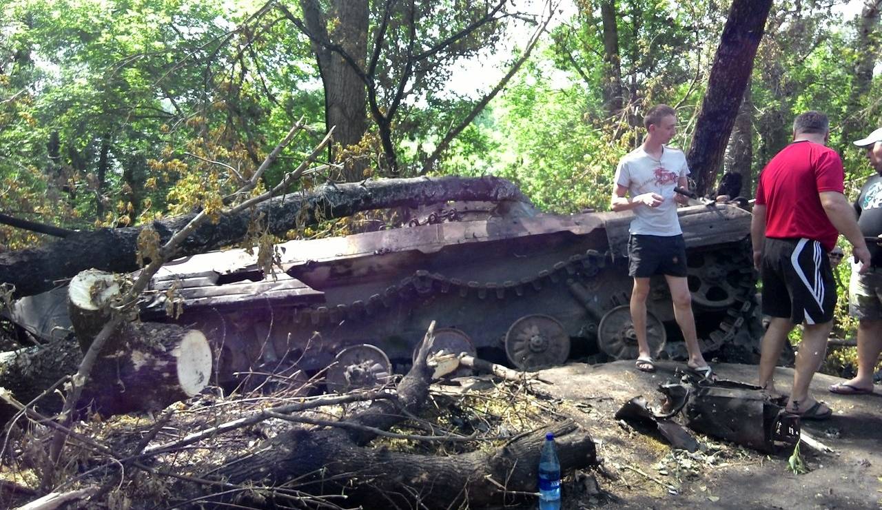 В бою погибли двое украинских воинов, боевики использовали мирных граждан как щит