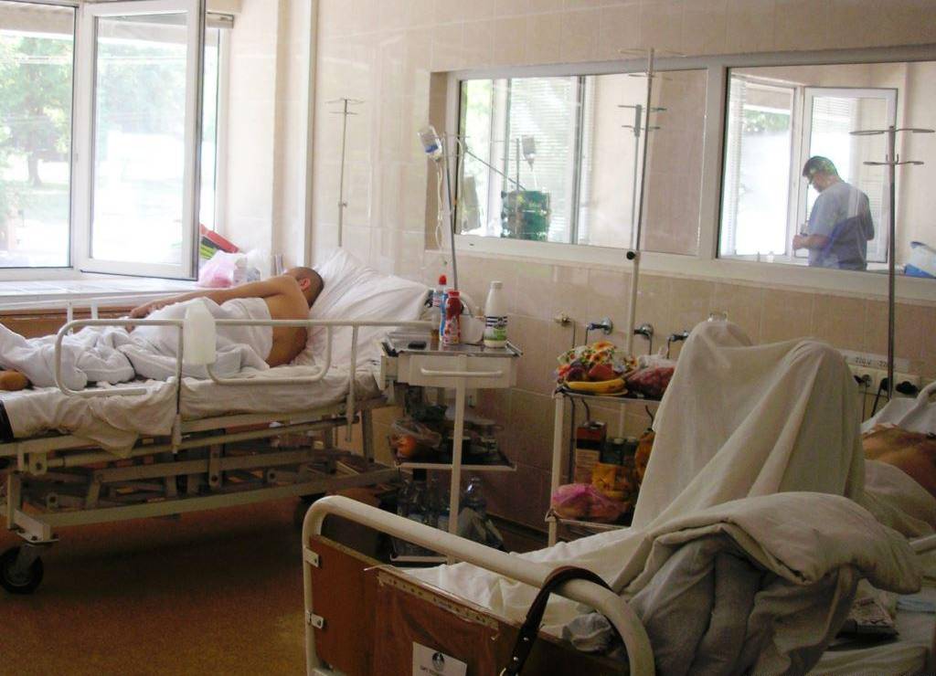На лечение в Днепропетровск доставили 11 бойцов АТО и ребенка