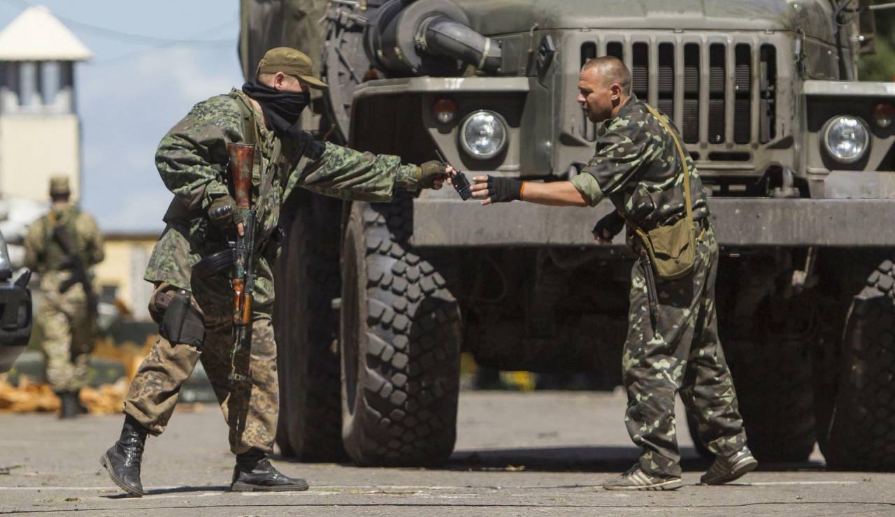 У Должанского погибли четверо воинов, террористы стреляют по Донецкому аэропорту