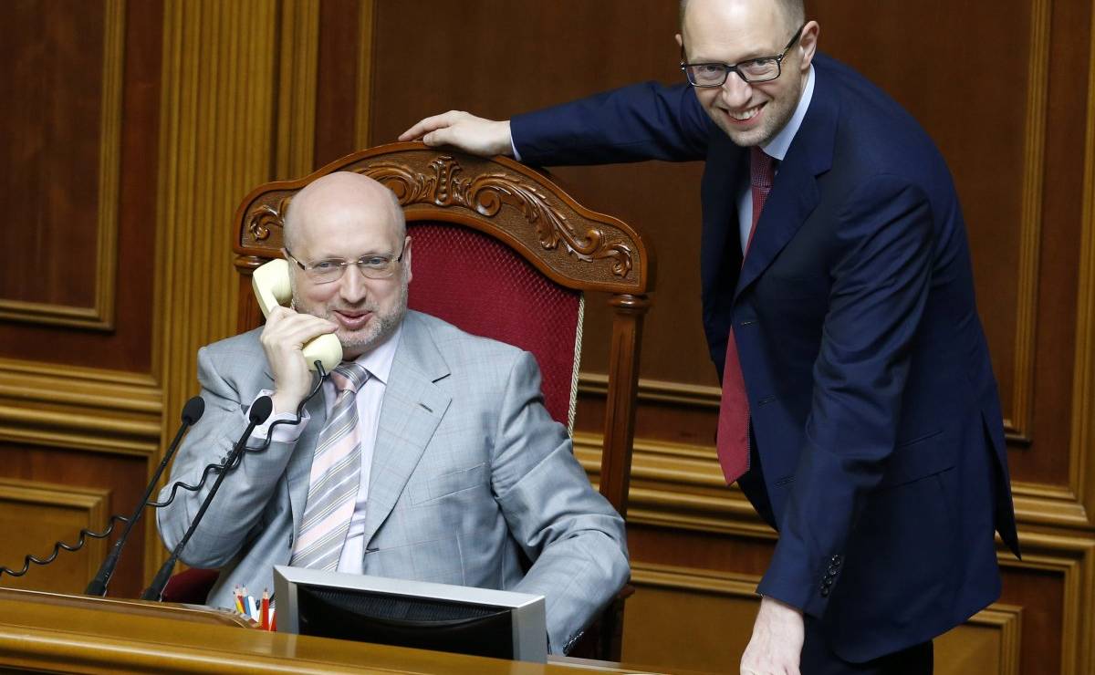 Яценюк и Турчинов бросили Тимошенко. Им прогнозируют от 4 до 10%