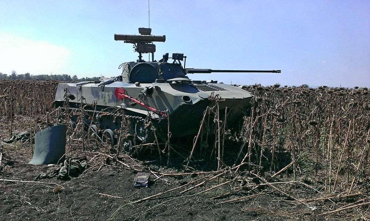 Под Луганском захвачены 2 БМД псковских десантников, террористы сбили вертолёт, в Иловайске бой - СНБО