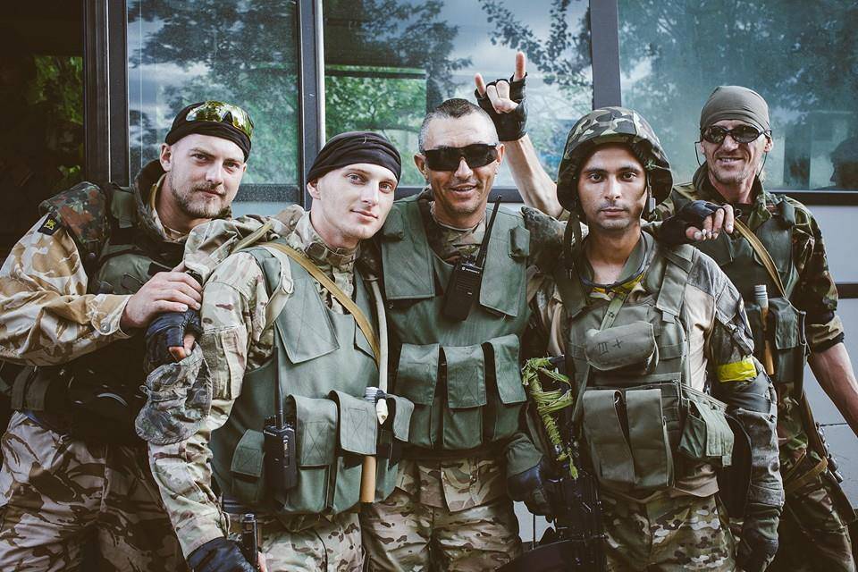 Из окружения с оружием в руках вышли 32 украинских воина