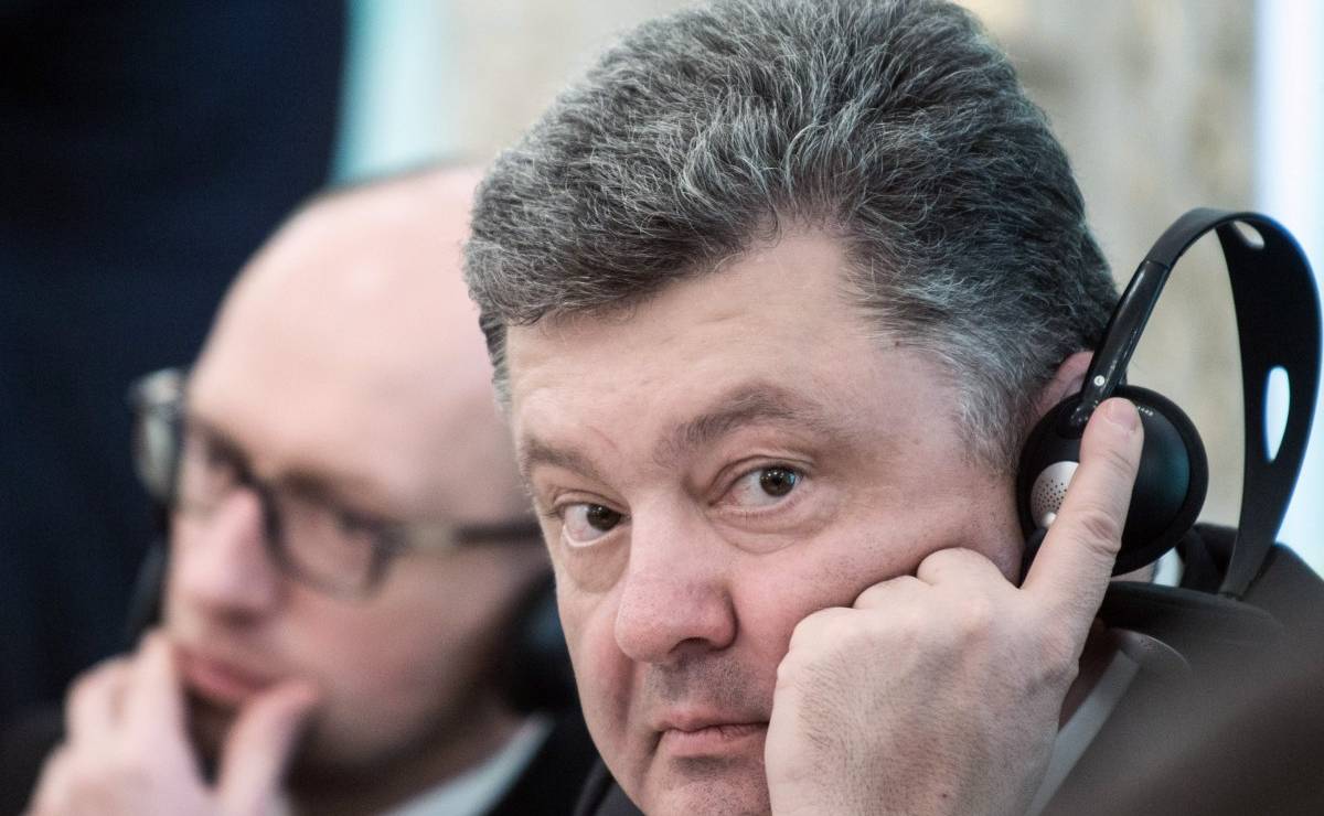 Яценюк хочет от Порошенко первое место, новое название и треть списка