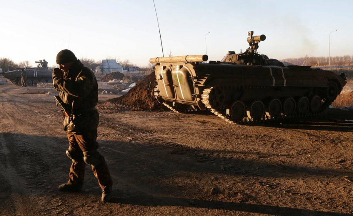 Россия перебросила на Луганщину 200 диверсантов; оккупанты захватили два терминала Донецкого аэропорта