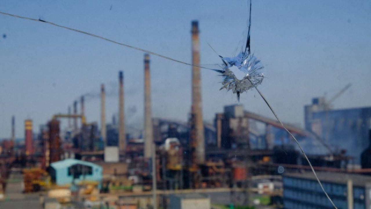 В Донецкой и Луганской областях не работает 80% промышленности
