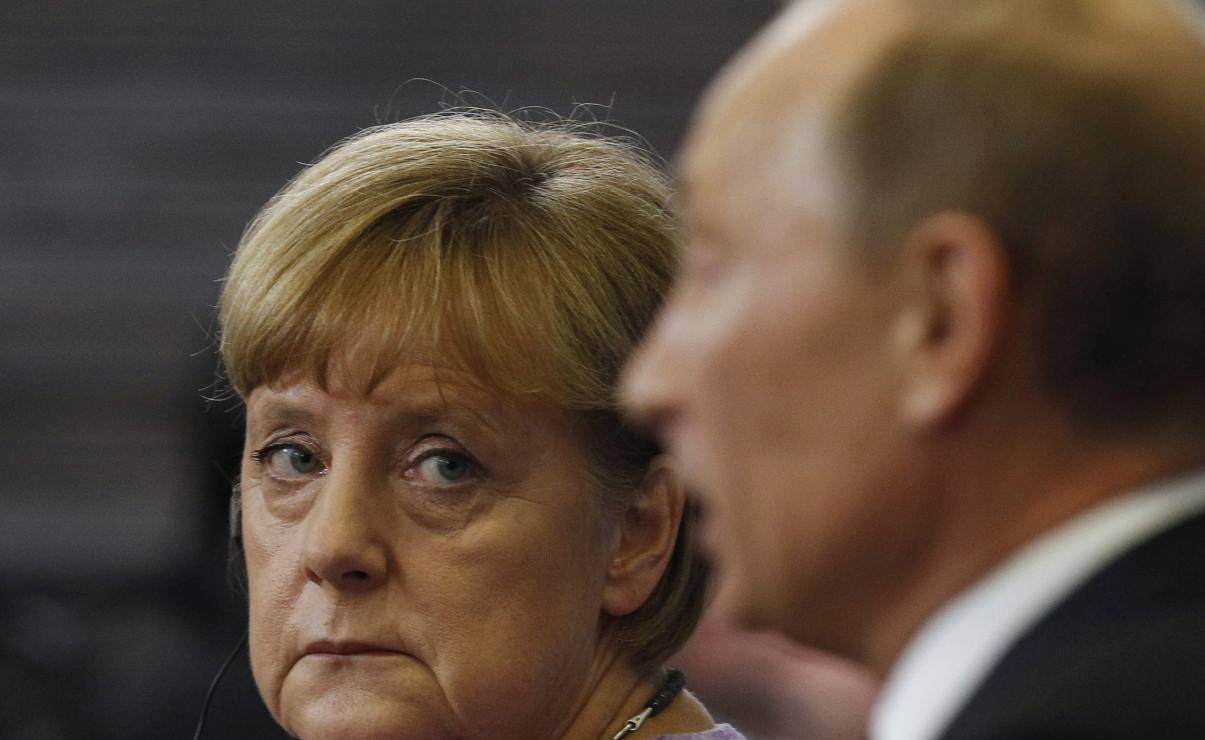 Меркель отказалась от встречи с Путиным в рамках форума «Петербургский диалог»