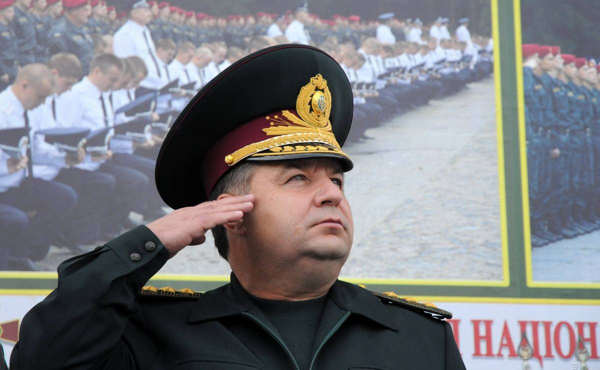 Порошенко внёс кандидатуру Полторака на должность министра обороны и уволил с военной службы