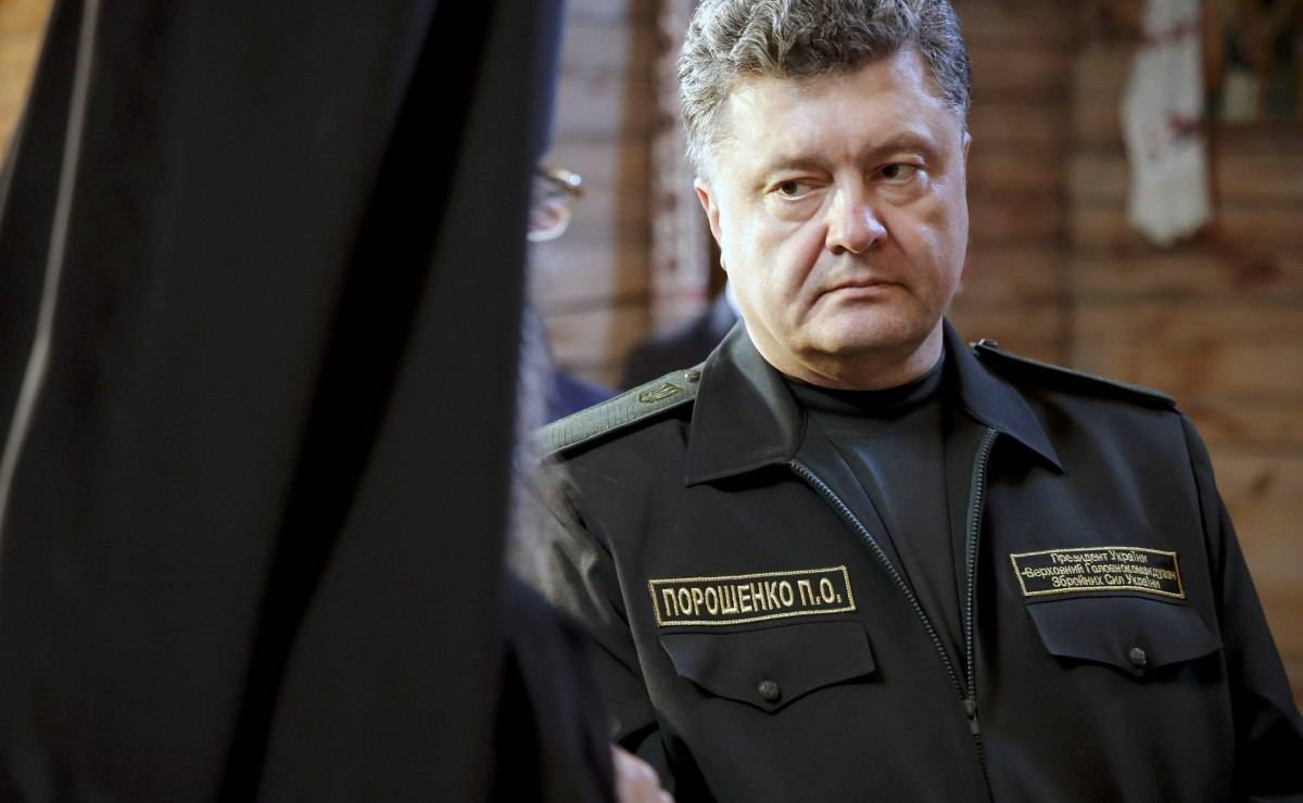 Порошенко отменил 23 февраля, установил День защитника Украины и поздравил граждан