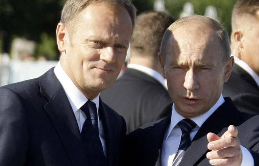 Путин предлагал Туску поделить Украину – Сикорский