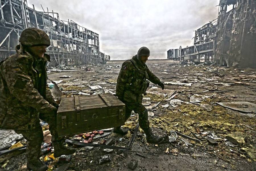 Боевики из гранатометов обстреляли аэропорт "Донецк"