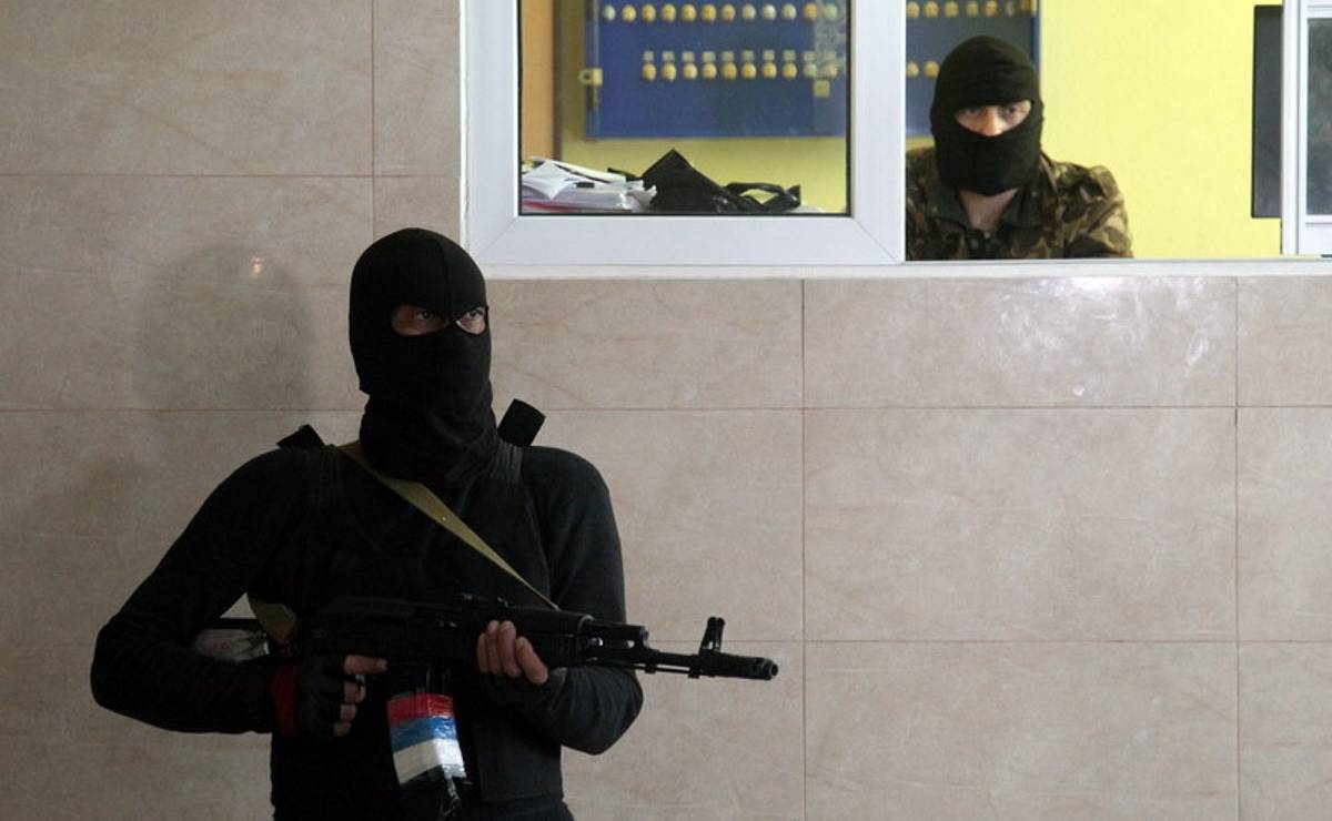 В Донецке боевики захватили банк Ахметова