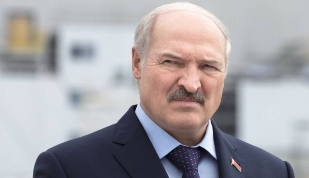 Лукашенко: В Украине "плохие" националисты привели к катастрофе