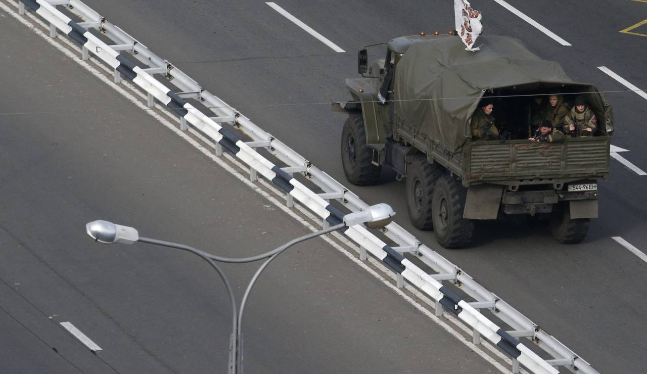 Кремль продолжает переброску военной техники в ОРДЛО и ротацию живой силы