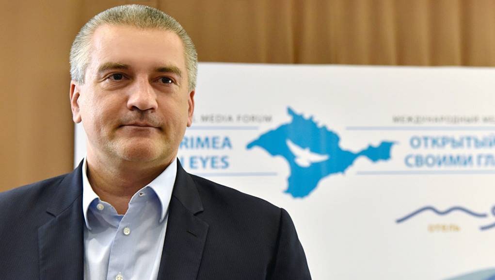 Аксенов: Украина не оставит Крым без света