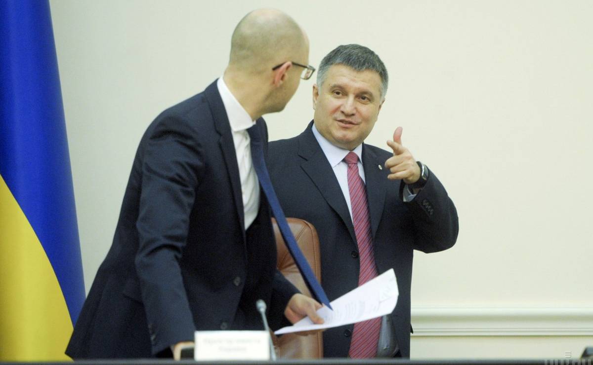 Яценюк внёс законопроект о спецконфискации «активов Януковича» и других коррупционеров и коллаборантов