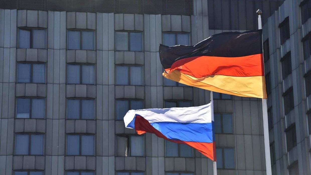 Немецкий бизнес в РФ замораживает проекты, но уходить не планирует