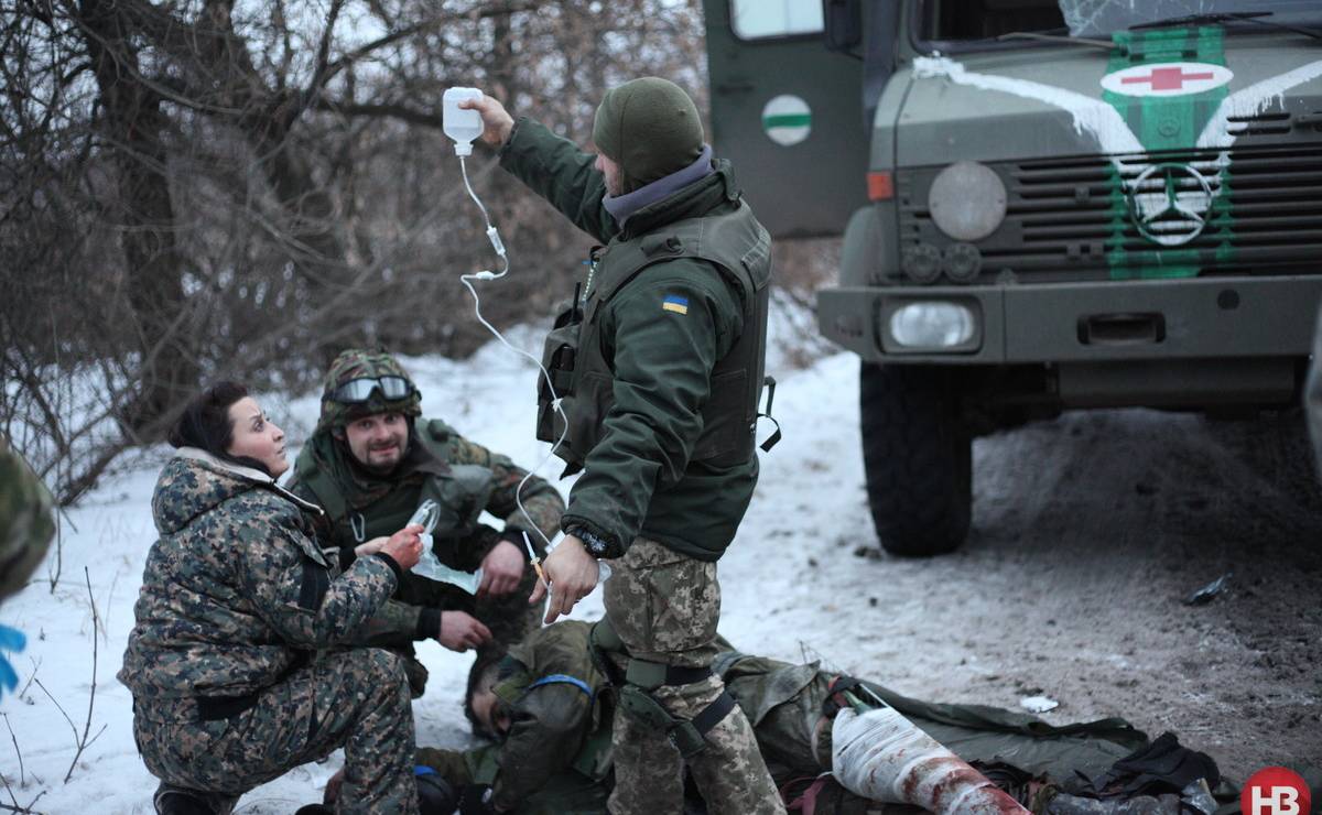 Оккупанты усилили обстрелы аэропорта Донецка, оттуда эвакуированы 6 раненых "киборгов"