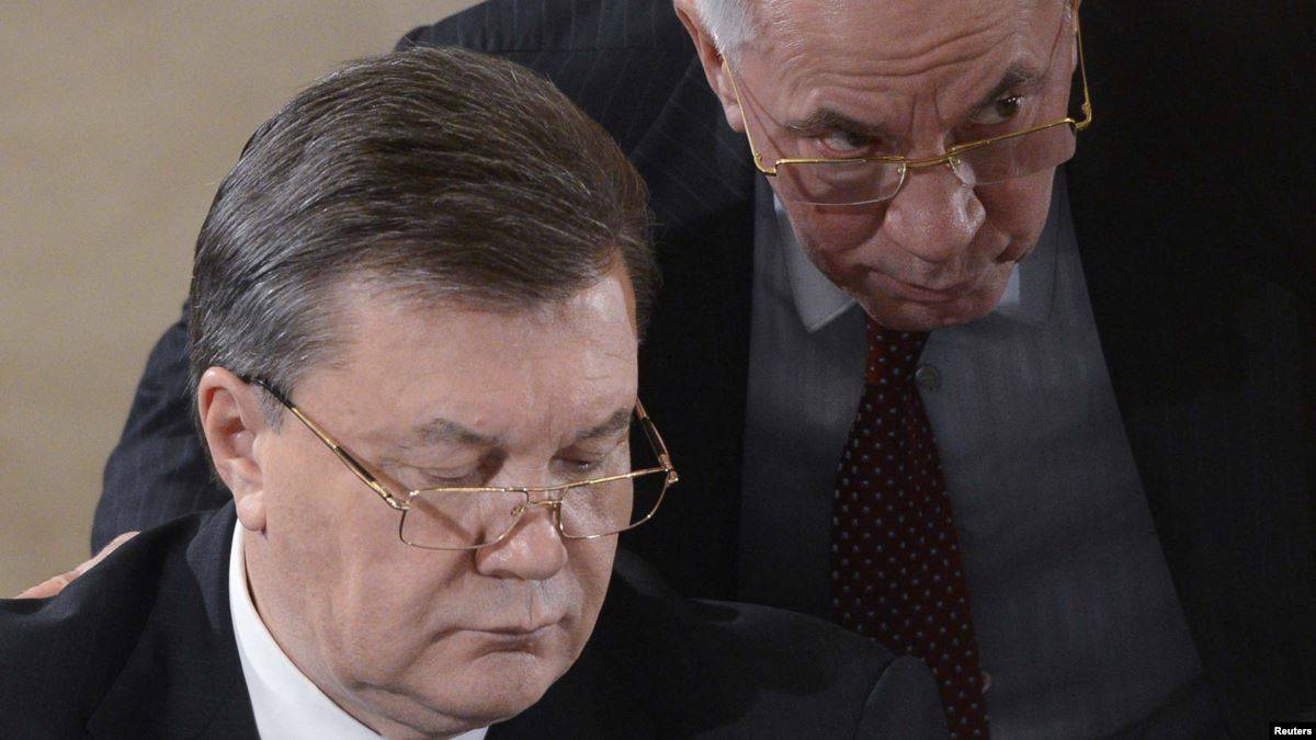 Суд постановил взять под стражу Януковича, Азарова и экс-министра Колобова
