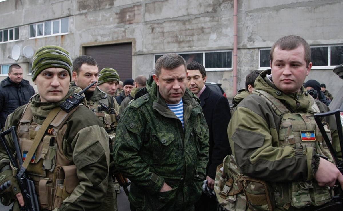 Главарь “ДНР” заявил о наступлении на Мариуполь и замыкании “Дебальцевского котла”