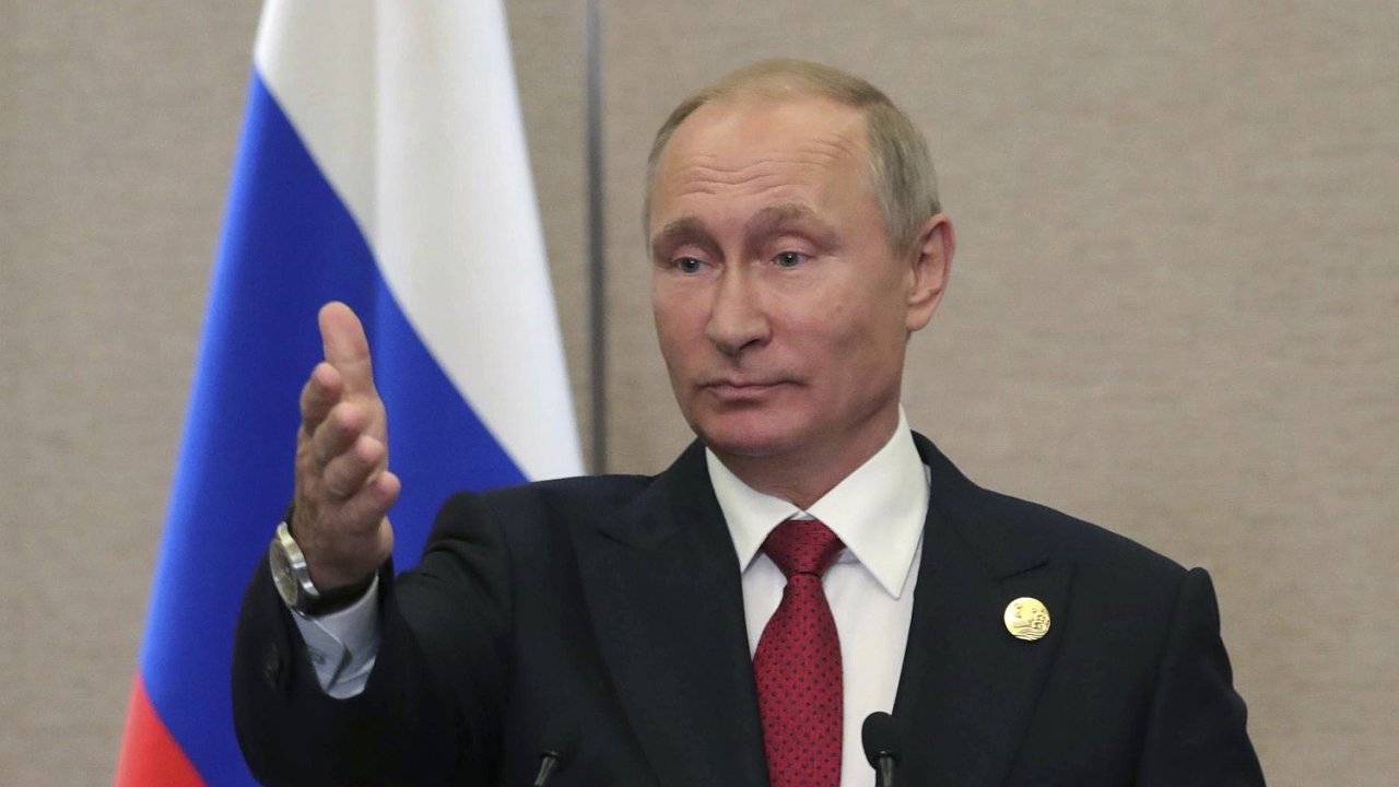 Путин призывает прекратить боевые действия, но "источники в Кремле" поддерживают наступление боевиков