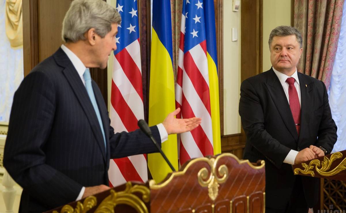 Госсекретарь США: Россия должна выполнить Минские соглашения и прекратить поддержку боевиков