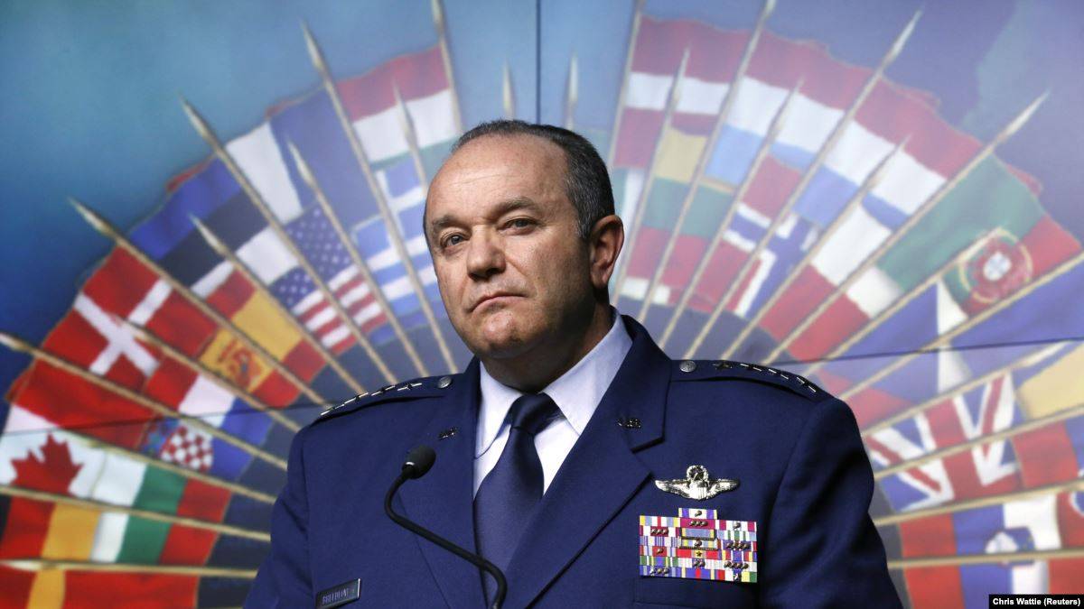 Генерал НАТО: Не стоит исключать военный вариант разрешения конфликта в Украине