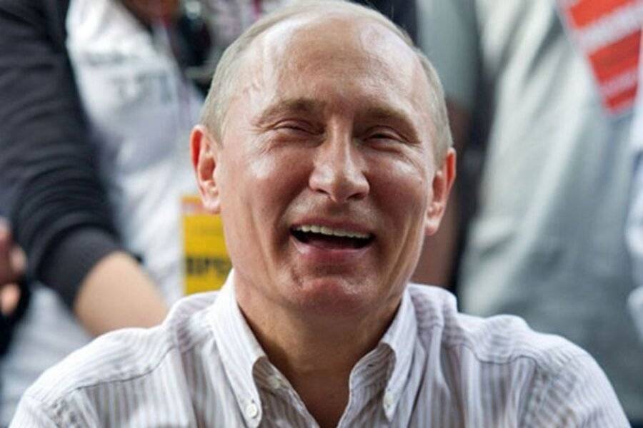 На просьбу Порошенко выпустить пленных в РФ Путин засмеялся