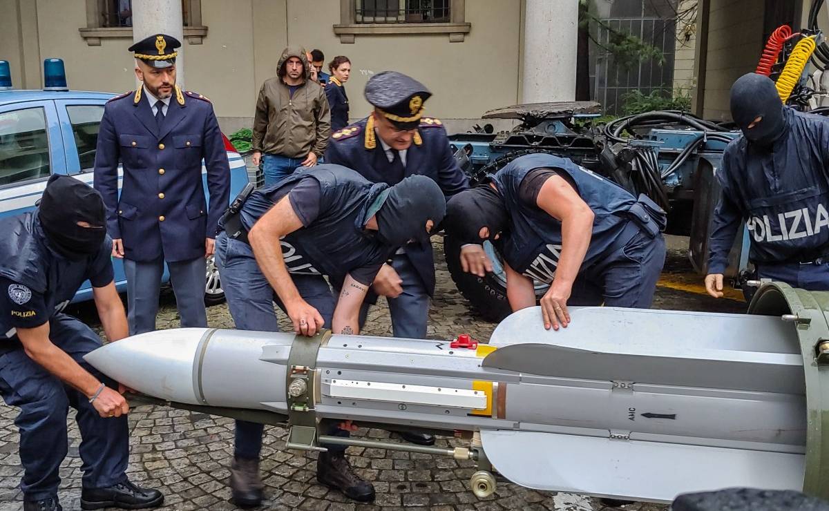 Активист пропутинской итальянской партии пытался продать ракету воздух-воздух наемнику, воевавшему на Донбассе